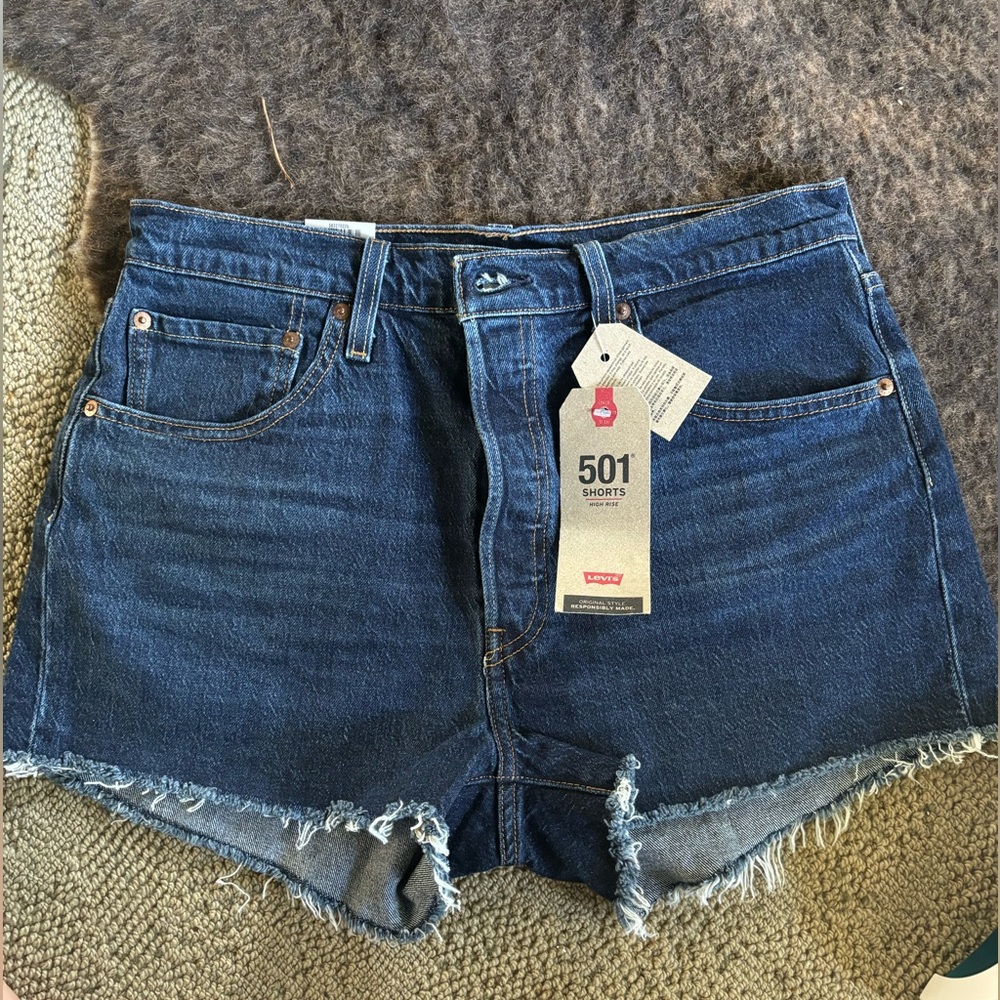 Women’s Levi 501 size 32 brand new with tags